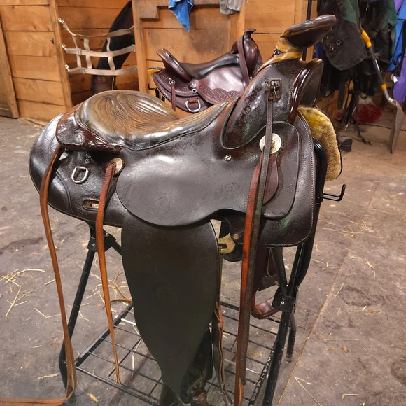 Premium Dark Brown Leather Saddle - Picture 8 of 11